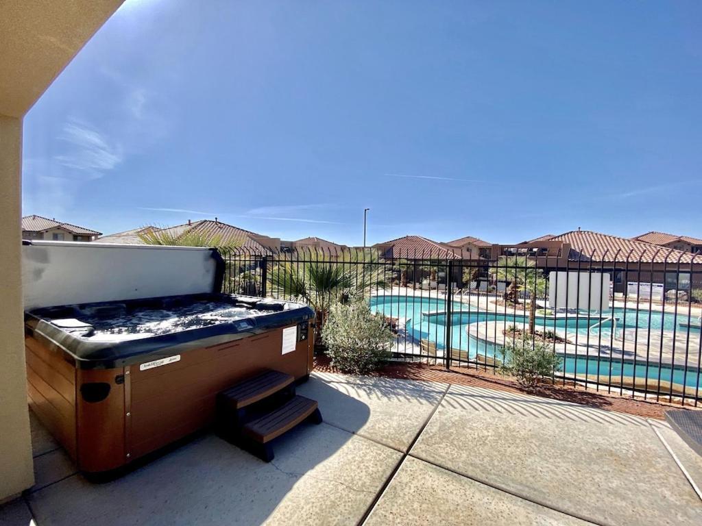 Paradise Village: Poolside Haven with Private Hot Tub and Family Fun Santa Clara Exterior photo