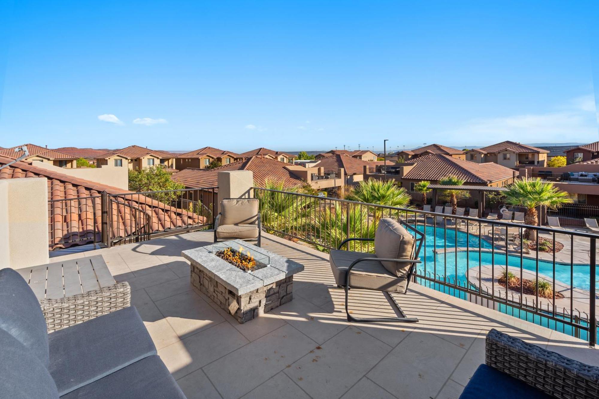 Paradise Village: Poolside Haven with Private Hot Tub and Family Fun Santa Clara Exterior photo